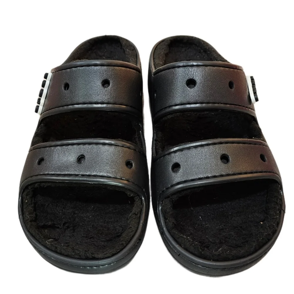 **SOLD** Crocs Adult Classic Cozzzy Sandals - Picture 4 of 9